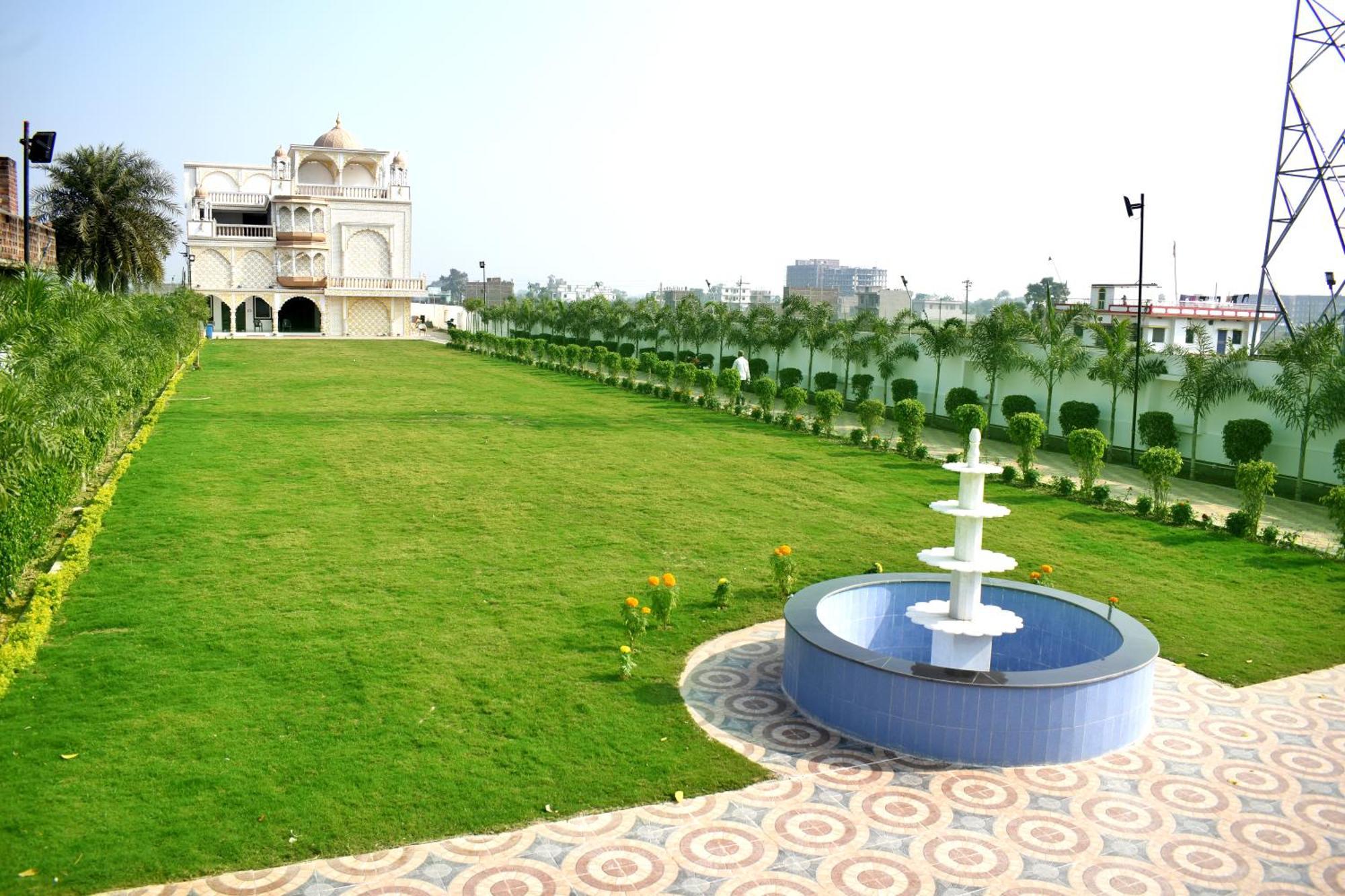 Vatika Banquet And Lawn Hotel Gaya Luaran gambar