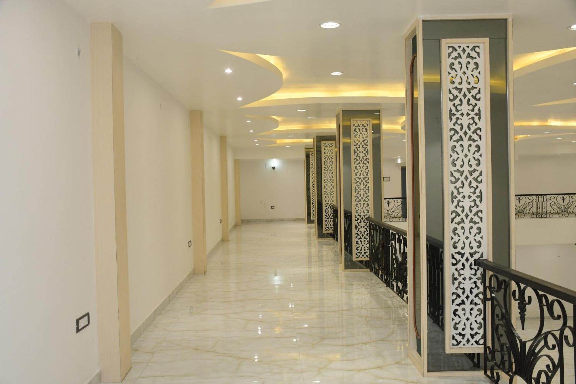 Vatika Banquet And Lawn Hotel Gaya Luaran gambar