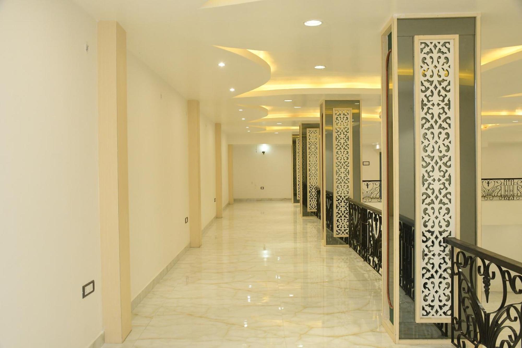Vatika Banquet And Lawn Hotel Gaya Luaran gambar